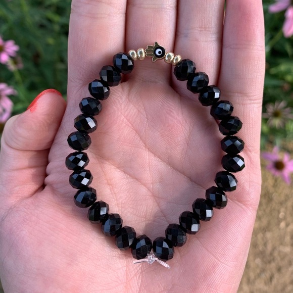 NWOT black crystal beaded evil eye elastic bracelet. - Picture 3 of 3